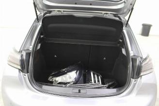 Peugeot 208  picture 18
