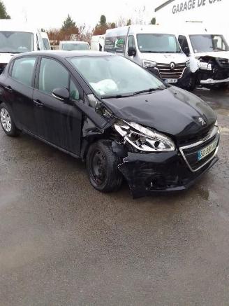 Peugeot 208  picture 3