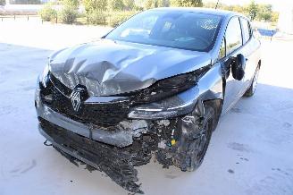 krockskadad bil auto Renault Clio  2025/11