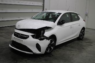 uszkodzony samochody osobowe Opel Corsa  2021/3