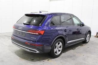 Audi Q7  picture 3