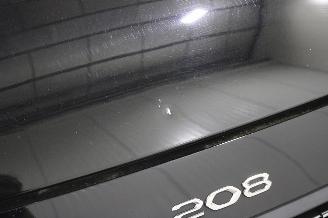 Peugeot 208  picture 24