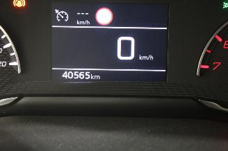 Peugeot 208  picture 12