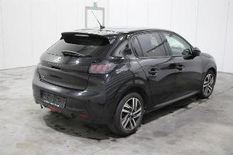 Peugeot 208  picture 3