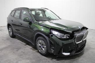 BMW iX1  picture 2