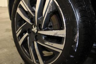Peugeot 208  picture 23