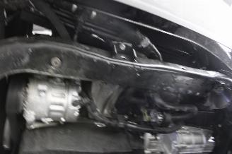 Volkswagen Transporter T6.1 Combi picture 18