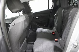 Peugeot 208  picture 12