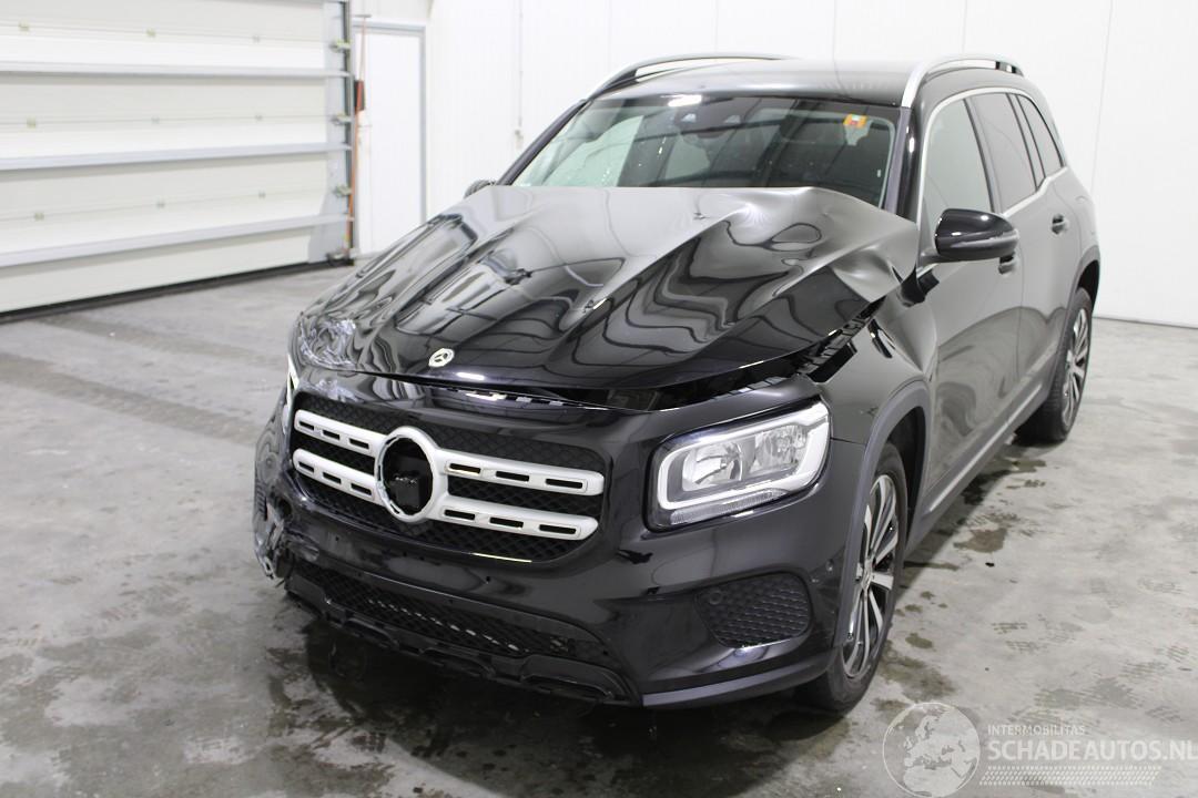 Mercedes GLB 180