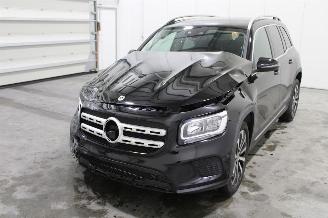 skadebil auto Mercedes GLB 180 2021/4