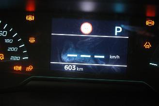 Peugeot 208  picture 14