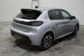 Peugeot 208  picture 3