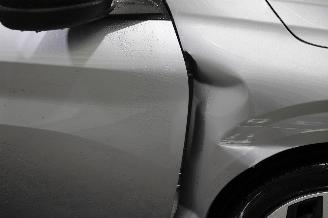 Peugeot 208  picture 9