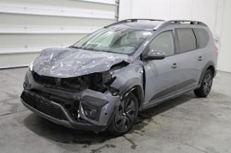 Vaurioauto  passenger cars Dacia Jogger  2025/5