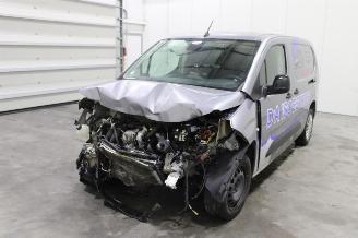 Vaurioauto  passenger cars Toyota ProAce CITY 2025/4