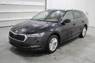 krockskadad bil auto Skoda Octavia  2022/8