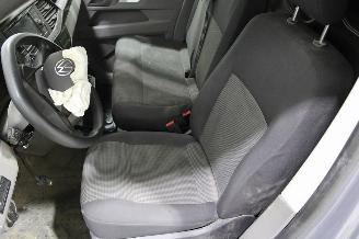 Volkswagen Transporter T6 picture 14