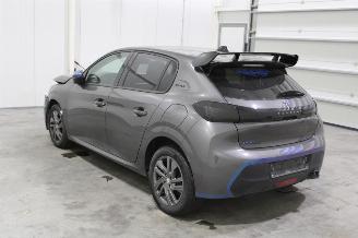 Peugeot 208  picture 4