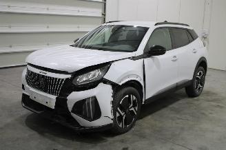 Vaurioauto  passenger cars Peugeot 2008  2023/12