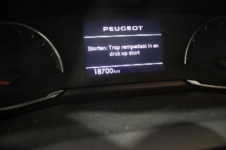 Peugeot 208  picture 15