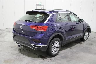 Volkswagen T-Roc  picture 3