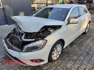 Vrakbiler auto Mercedes A-klasse A (W176), Hatchback, 2012 / 2018 1.6 A-180 16V 2014/0