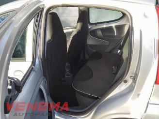 Peugeot 107 107, Hatchback, 2005 / 2014 1.0 12V picture 11