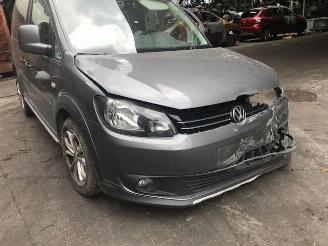 damaged passenger cars Volkswagen Caddy Combi 1600CC - 75KW - DIESEL - 2013/8