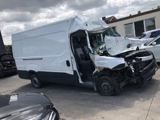 Uttjänta bilar auto Iveco Daily 3000CC - 132KW - DIESEL - EURO6B 2016/12