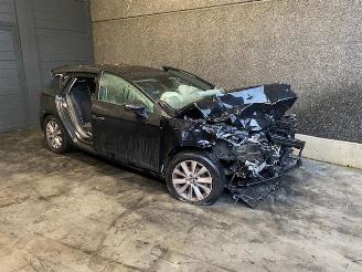 Coche siniestrado Seat Leon Leon (5FB) Hatchback 2012 1.2 TSI Ecomotive 16V Hatchback  Benzine 1.197cc 81kW 2018/6