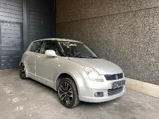 Suzuki Swift (ZA/ZC/ZD1/2/3/9) Hatchback 2005 / 2010 1.3 VVT 16V Hatchback  Benzine 1.328cc 68kW (92pk) FWD 2005-02/2010-09 picture 1