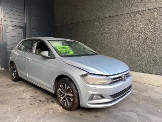 krockskadad bil motor Volkswagen Polo (AW1) Hatchback 5-drs 2017 1.0 TSI 12V Hatchback  Benzine 999cc 70kW (95pk) 2020/11