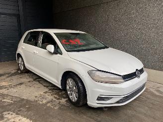 krockskadad bil auto Volkswagen Golf Golf VII (AUA) Hatchback 2012 / 2019 1.0 TSI 12V Hatchback  Benzine 999cc 81kW (110pk) FWD 2017/7