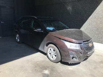 Uttjänta bilar auto Chevrolet Cruze SW Combi 2012 / 2015 1.7 D 110 Combi/o  Diesel 1.686cc 81kW (110pk) FWD 2014/9