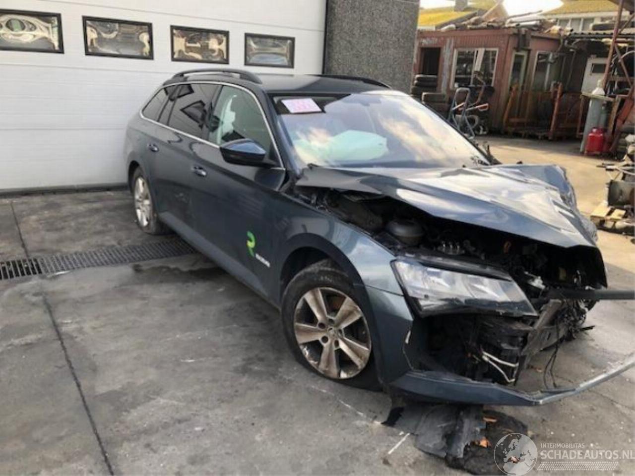 Skoda Superb Superb Combi (3V5), Combi, 2015 1.6 TDI