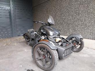 desmontaje motos Can-Am  RYKER 2020/7