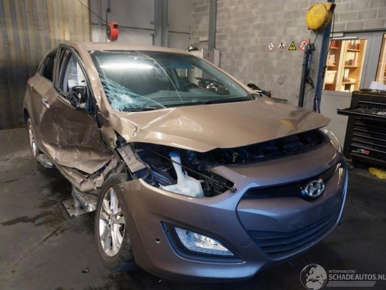 Hyundai I-30 i30 (GDHB5), Hatchback, 2011 1.6 GDI Blue 16V