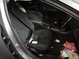 Volvo V-40 V40 Cross Country (MZ), Hatchback 5-drs, 2012 / 2019 2.0 D2 16V picture 10