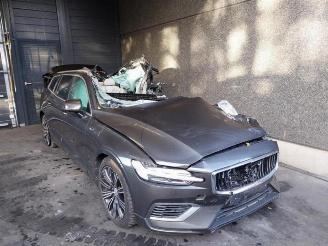 Vrakbiler auto Volvo V-60 V60 II (ZW), Combi, 2018 2.0 T6 16V Twin Engine 2020/6