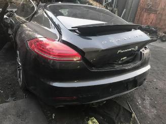 uszkodzony samochody osobowe Porsche Panamera 3000CC - BENZINE HYBRIDE 2015/1