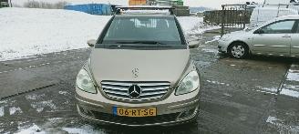 skadebil auto Mercedes B-klasse  2005/9