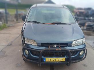 Hyundai H-200  picture 1