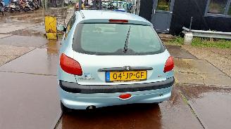 Peugeot 206  picture 3