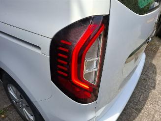 Renault Kangoo 1300 tce Luxe  5persoons 27000km rijdend incl btw NL kenteken picture 7