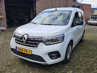 Auto incidentate Renault Kangoo 1300 tce Luxe  5persoons 27000km rijdend incl btw NL kenteken 2021/1