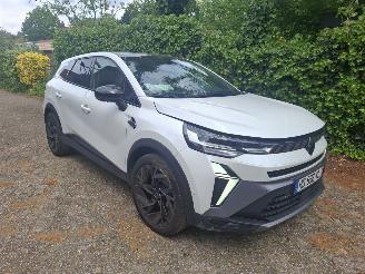 Damaged car Renault Symbioz Symbioz  145 pk hybrid Esprit alpin panodak dik start en rijd 2025/1