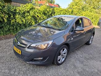 Unfallwagen Opel Astra Astra 1.4  sport nette auto Apk 2027 inruiler 167000km 2014/1
