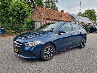 Damaged car Mercedes B-klasse 180 Aut Navi 2019/8