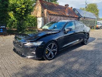 Damaged car Volvo S-60 T5 Rdesign Pano Led Stoelverw 2019/4