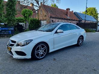 Schadeauto Mercedes E-klasse E 200 Aut. Coupé Pano Navi Led 2015/6